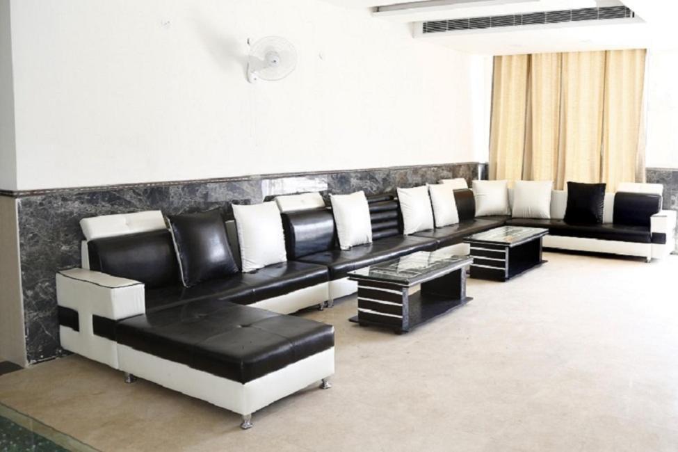 Diwan Hotel And Restaurant Surkhi Dış mekan fotoğraf