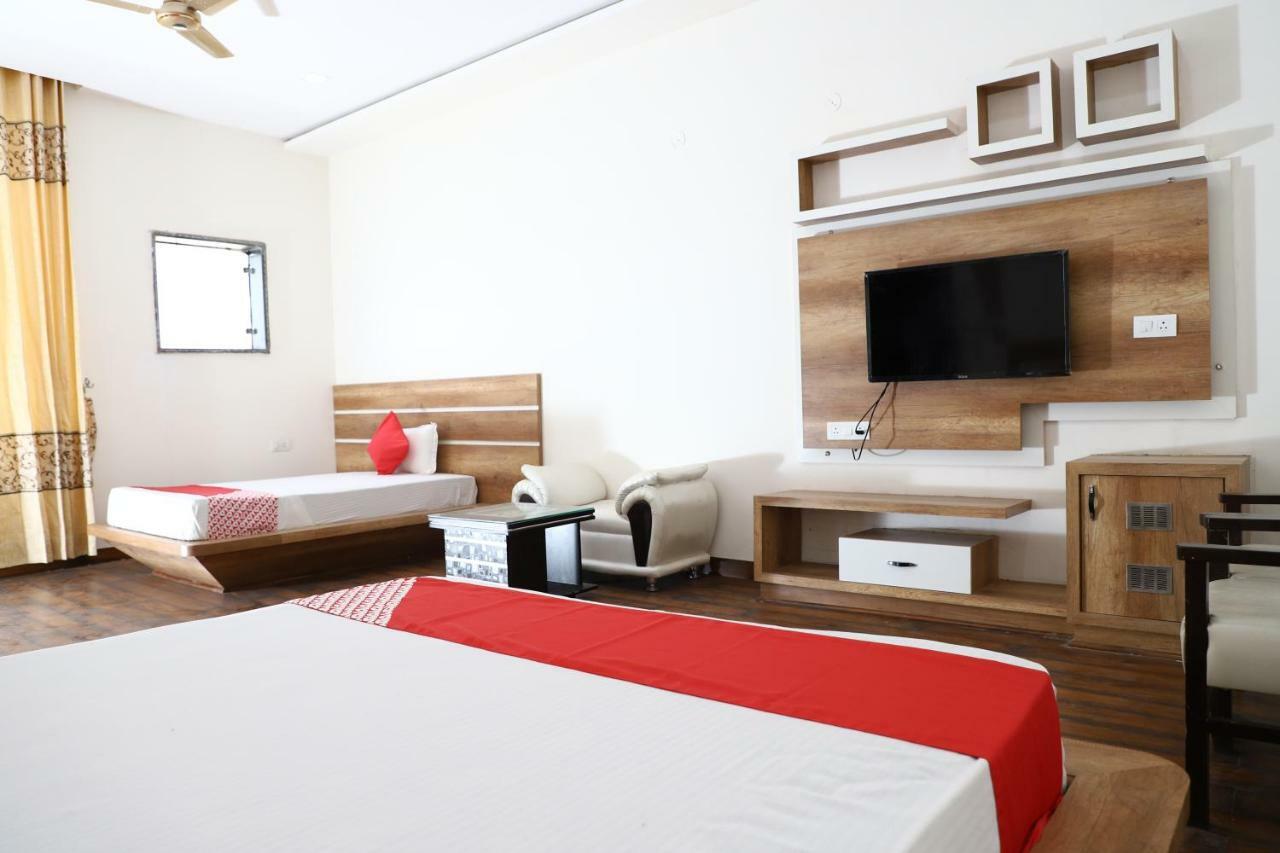 Diwan Hotel And Restaurant Surkhi Dış mekan fotoğraf