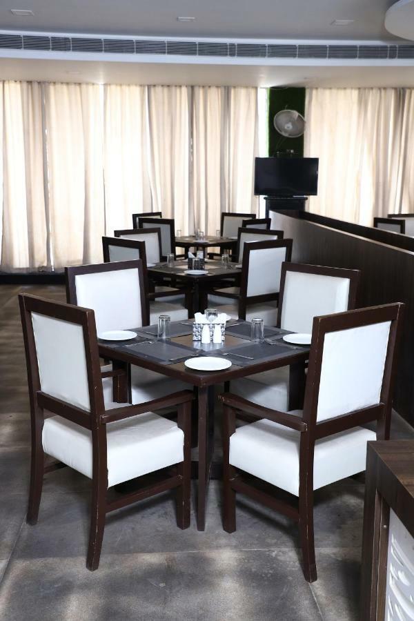 Diwan Hotel And Restaurant Surkhi Dış mekan fotoğraf