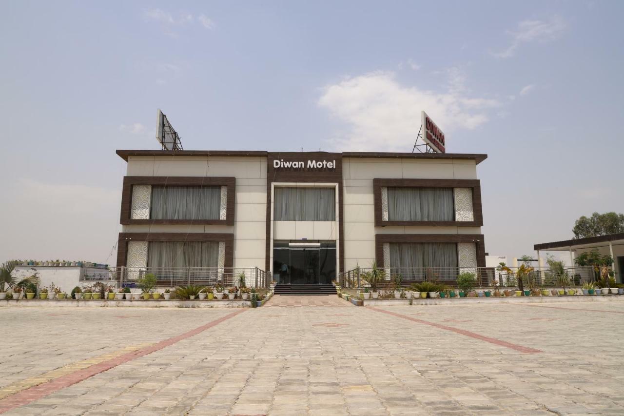 Diwan Hotel And Restaurant Surkhi Dış mekan fotoğraf