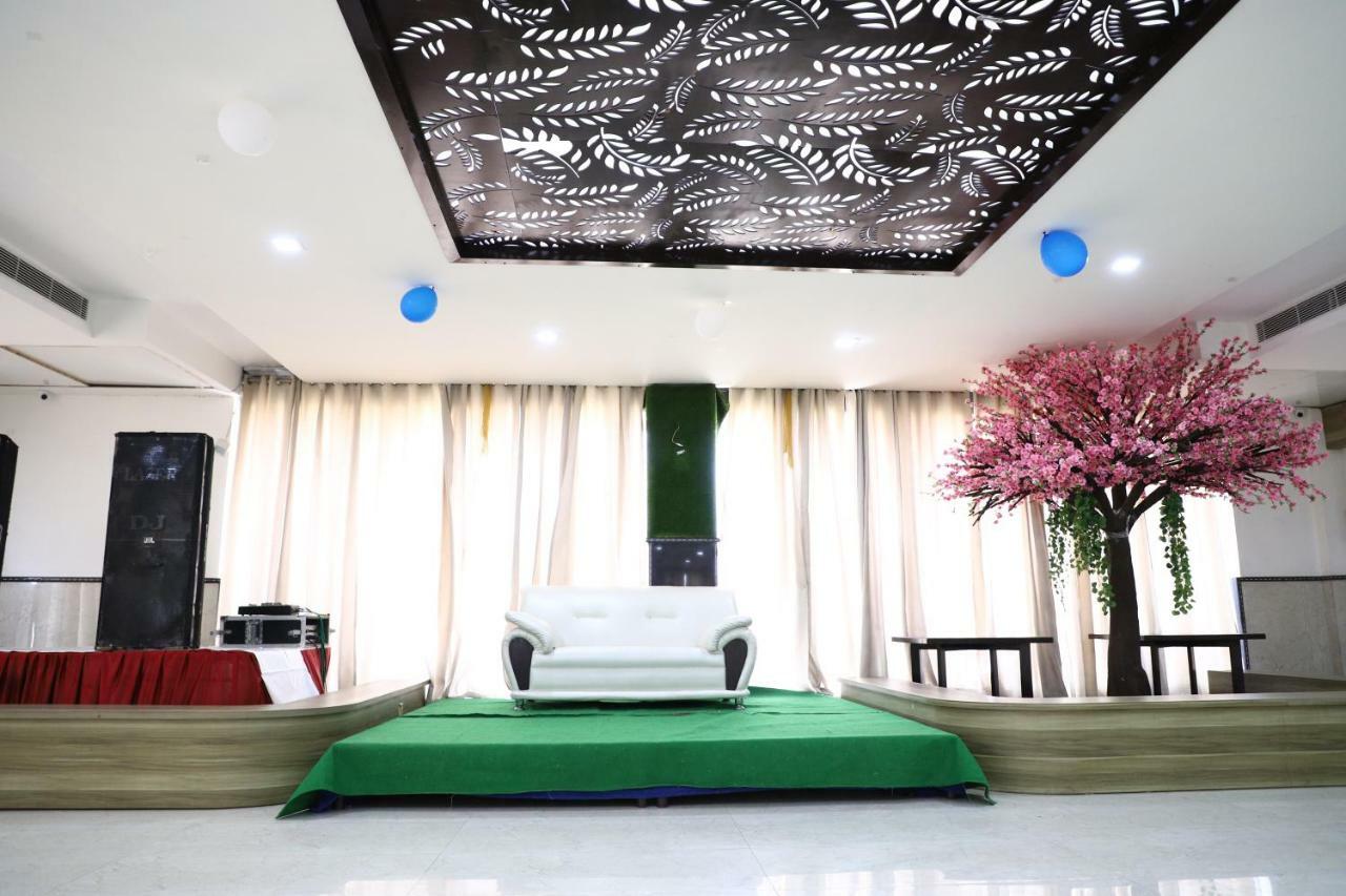 Diwan Hotel And Restaurant Surkhi Dış mekan fotoğraf