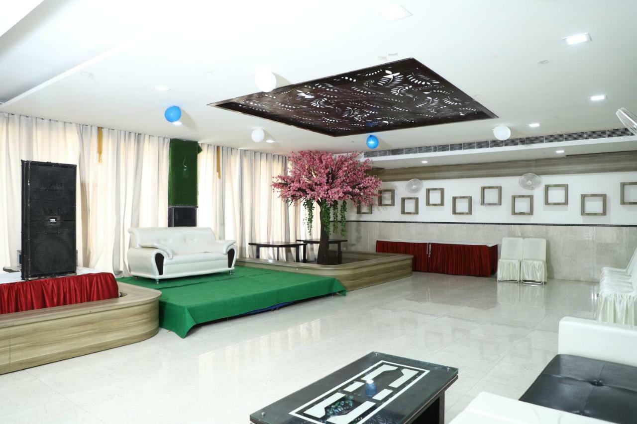 Diwan Hotel And Restaurant Surkhi Dış mekan fotoğraf